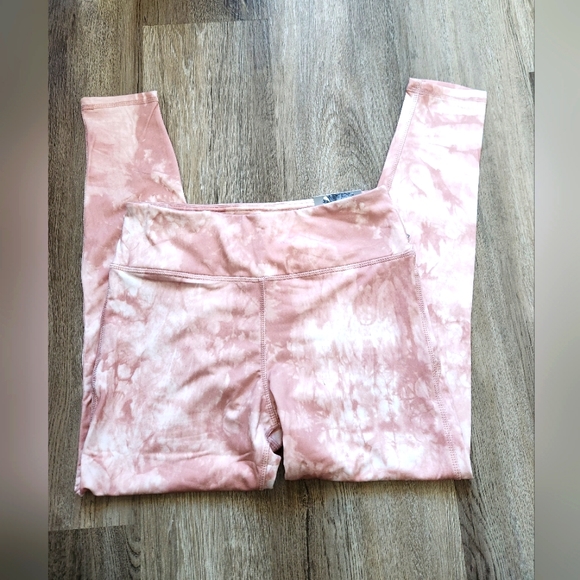 Shadow Sport Leggings - Picture 4 of 7